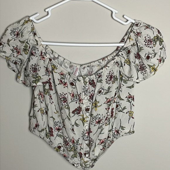 Xhilaration Off shoulder crop top- off white with buttons-flower print- M - Picture 2 of 9